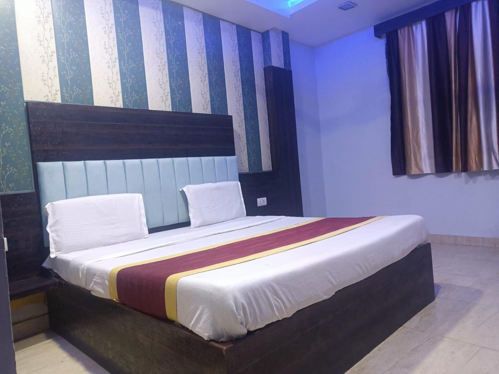 Hotel Park Avenue Lucknow Værelse billede