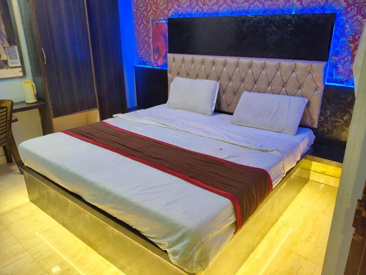 Hotel Park Avenue Lucknow Eksteriør billede
